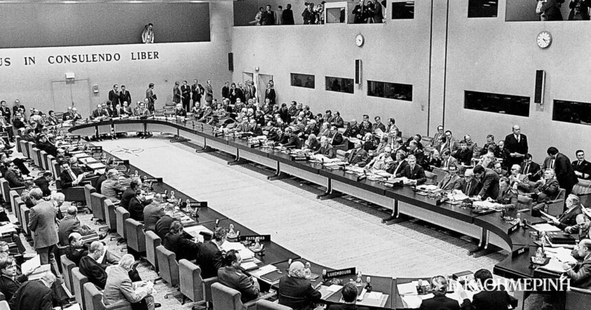 1981: Papandreou's veto at the NATO summit