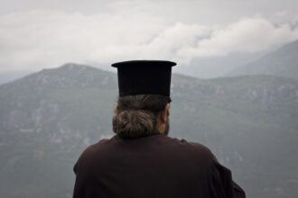 An old calendar priest was arrested for sexually abusing a child on an island in Argosaronicos