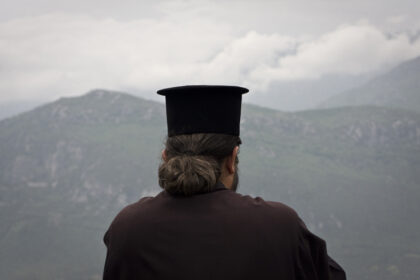 An old calendar priest was arrested for sexually abusing a child on an island in Argosaronicos