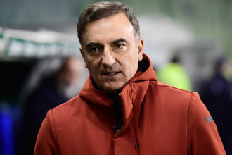 Carlos Carvalhal left the Olympiakos bench