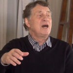 Otto Rehagel sang the national anthem in fluent Greek