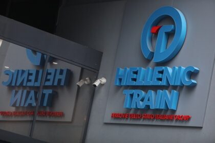 Hellenic Train proceeds with a 50 million share capital increase. euro
