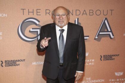 The filming of the movie "Drag" began with the signature of Danny De Vito