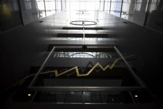 Broke the "barrier" of 1,700 units after 14 years the Stock Exchange