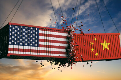 China encourages the US to "cancel" new customs duties immediately