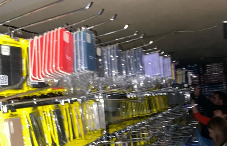 Fines of 100,750 euros, arrest of one person and destruction of 8,211 'monkey' products