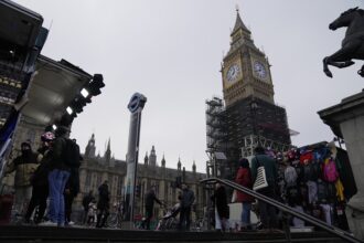 Mandatory from today the issue of electronic travel permit for Europeans who want to travel to Britain