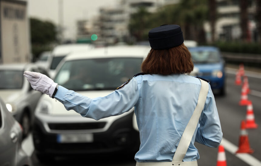 Sixteen arrests for driving without a 24 -hour diploma in Thessaloniki