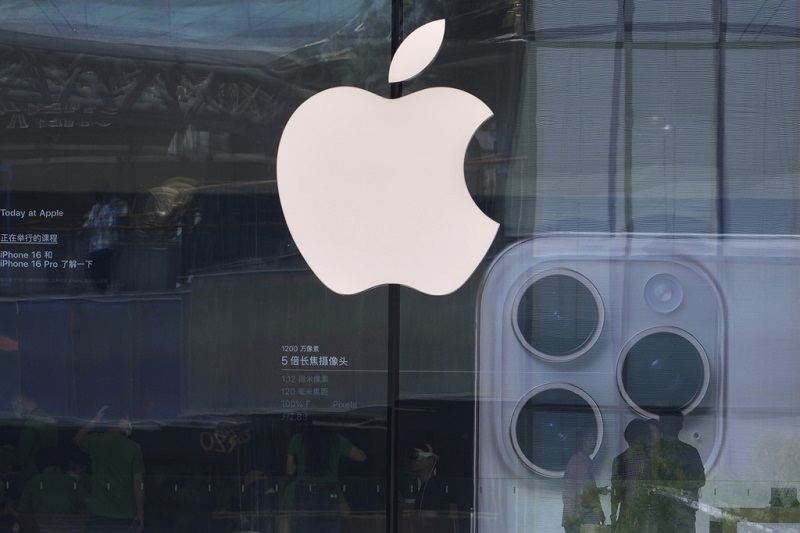 Apple plans to "open" its AI models to third parties for software development