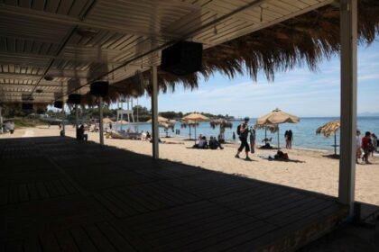 ERD: Seven offers for "Vouliagmeni Coast"