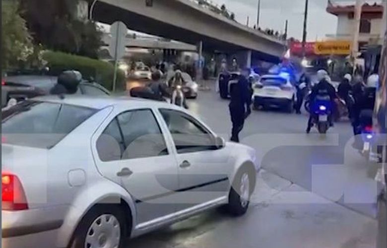 He fell from the bridge to Petros Ralli on Thebes Avenue