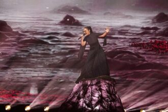 In the Eurovision final the "Asteromata" - Claudia's statements