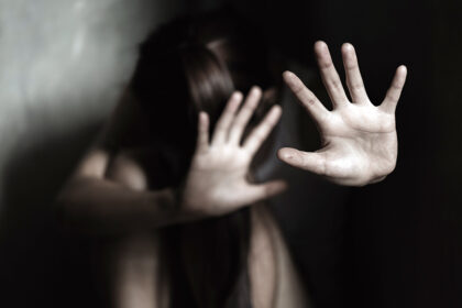 Shocked the "martyrdom" who was experiencing a minor from her godfather and uncle in Patras