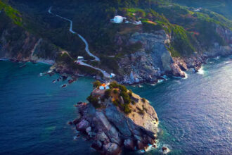 Skopelos to the ideal destinations of Europe proposed for spring and summer