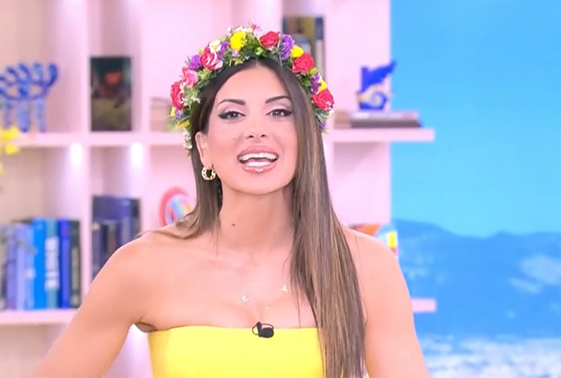 Stamatina Tsimtsilis in Katerina Newourgou: "From an age onwards we do not deal with the years"