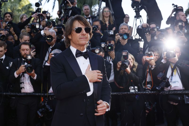 Tom Cruise's impressive arrival at the premiere of "Mission: Impossible 8" in Cannes