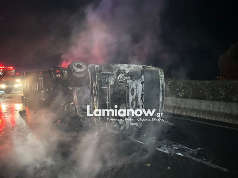Tragedy on the Athens-Lamia Highway: Dead Dalica Driver that was overthrown and wrapped in flames